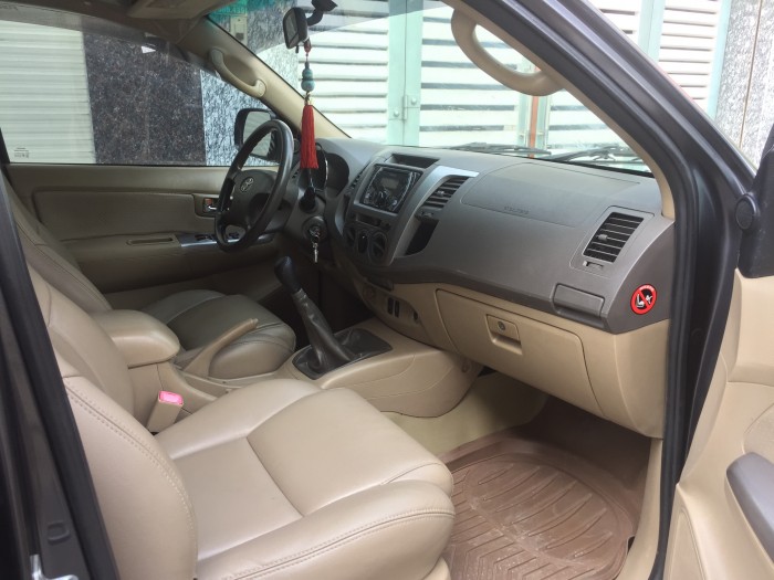 Bán chiếc Fortuner 20019 mt chạy dầu màu xám lông chuột