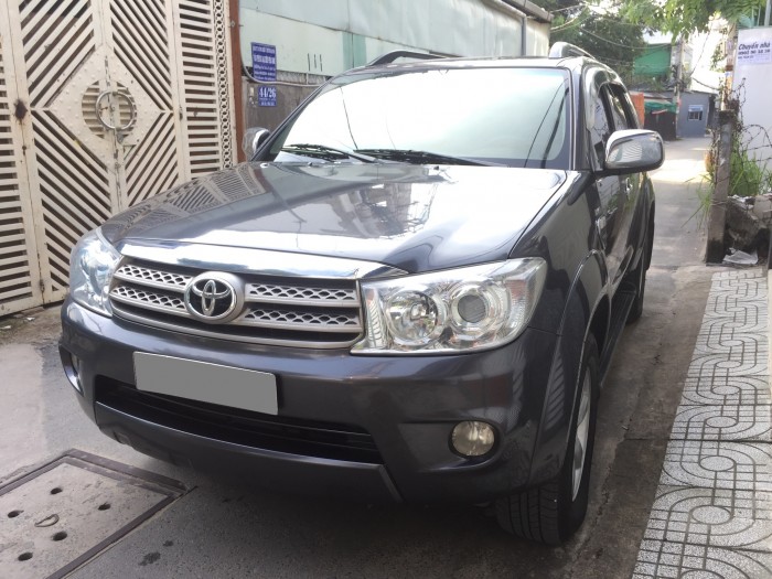 Bán chiếc Fortuner 20019 mt chạy dầu màu xám lông chuột