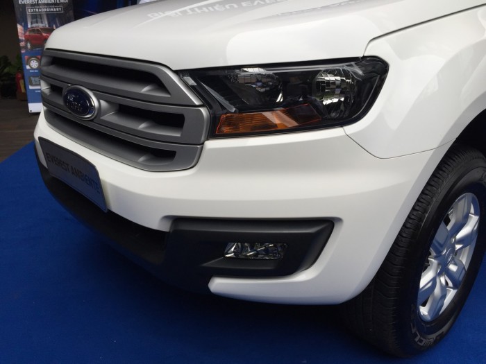 Giá xe ford everest ambiente, giá xe ford everest mt 2018, giá xe ford everest số san 2018