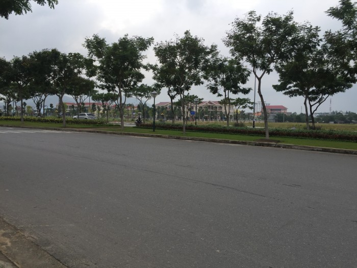 Bán Gấp lô đất đối diện UBND Quận Liên Chiểu, trục đường Nguyễn Sinh Sắc