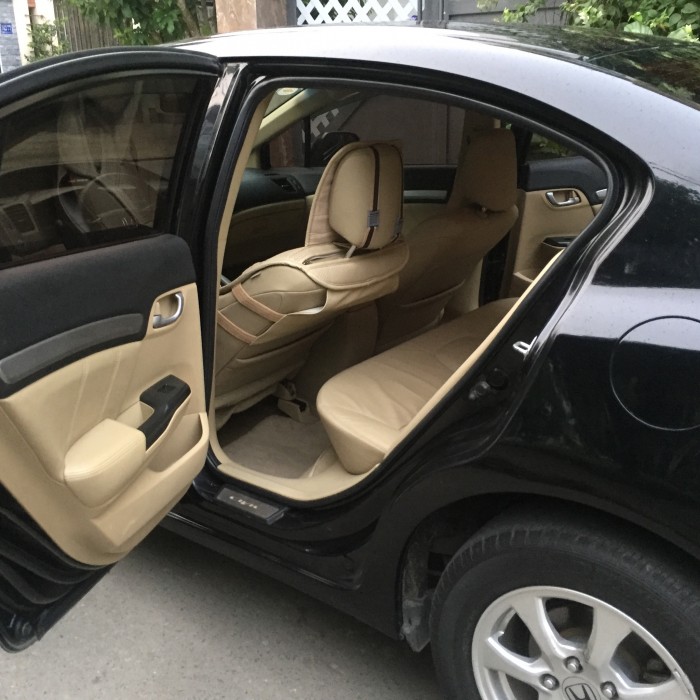 Bán chiếc Honda Civic 2014 màu đen tự động phiên bản 1.8