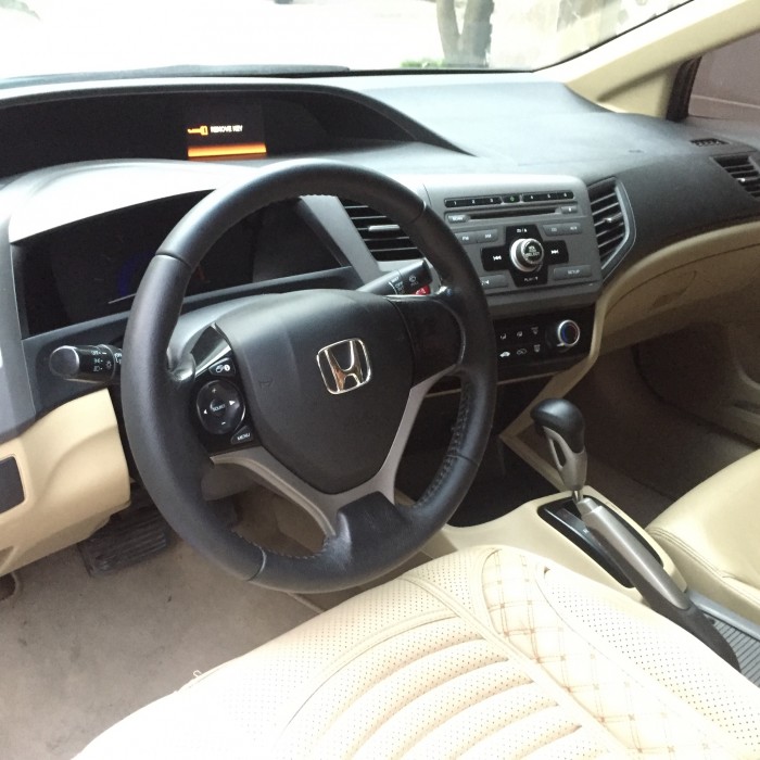 Bán chiếc Honda Civic 2014 màu đen tự động phiên bản 1.8