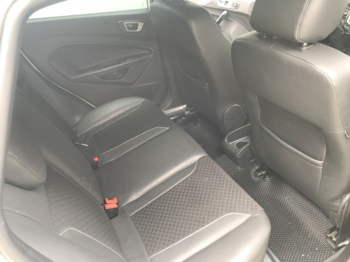 Bán xe Fiesta EcoBoost Sport 2015 at màu trắng phiên bản 1.0