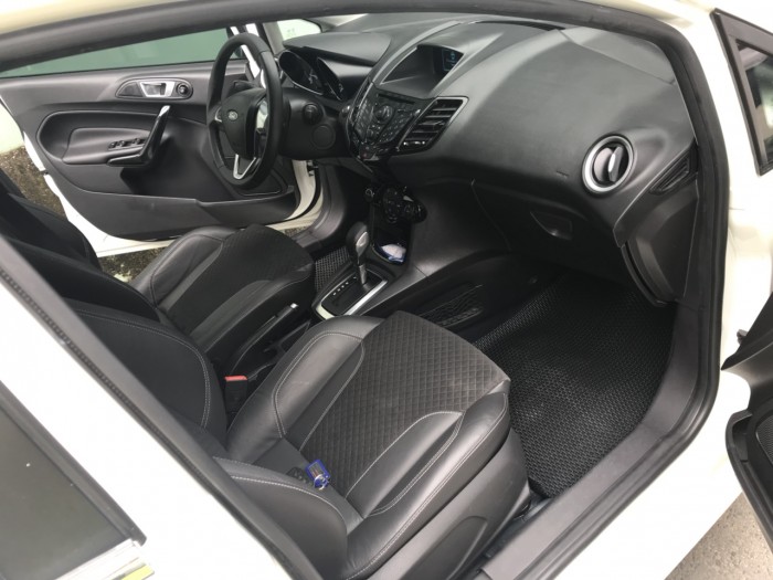 Bán xe Fiesta EcoBoost Sport 2015 at màu trắng phiên bản 1.0