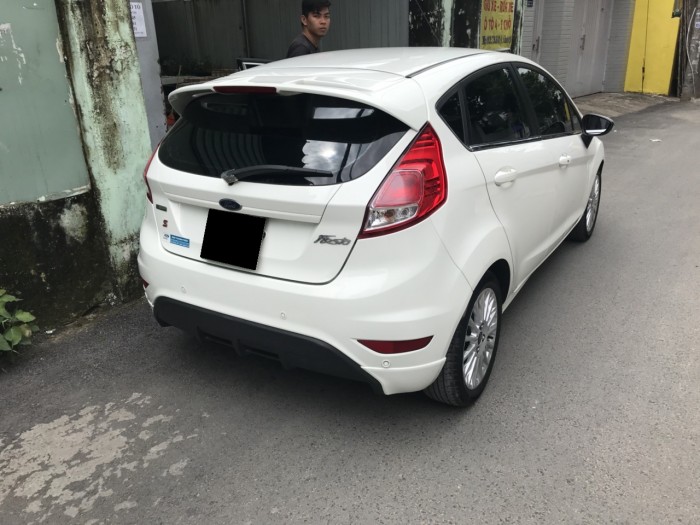 Bán xe Fiesta EcoBoost Sport 2015 at màu trắng phiên bản 1.0