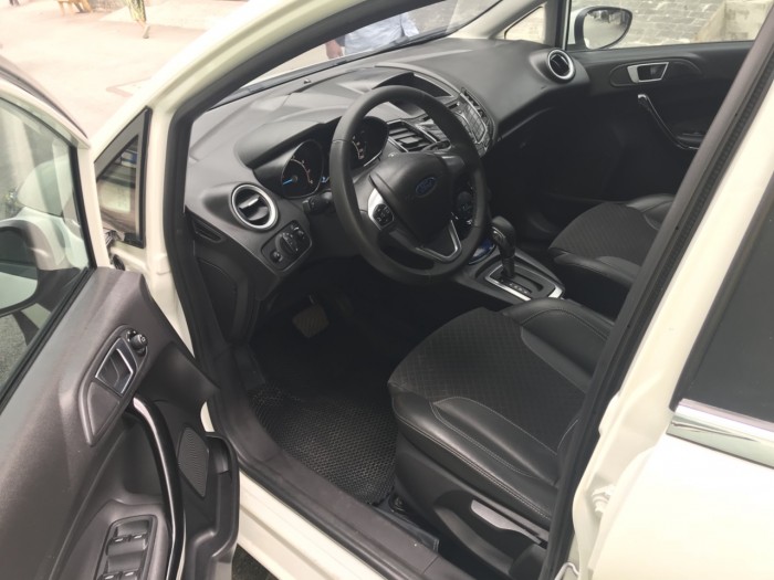 Bán xe Fiesta EcoBoost Sport 2015 at màu trắng phiên bản 1.0