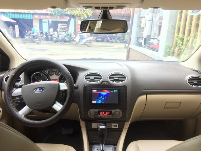 Ford Focus 2012 phiên bản 2.0 tự động màu đen long lanh