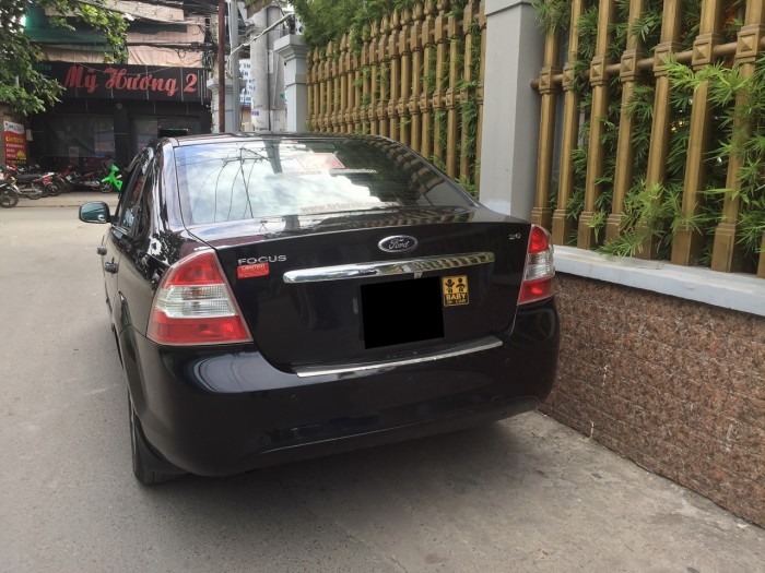 Ford Focus 2012 phiên bản 2.0 tự động màu đen long lanh