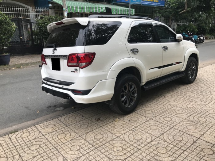 Bán Toyota Fortuner Sportivo 2015 tự động màu trắng