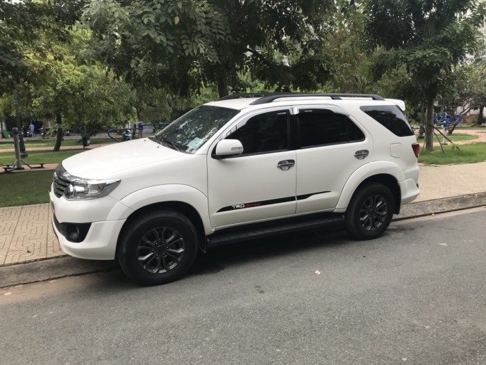 Bán Toyota Fortuner Sportivo 2015 tự động màu trắng
