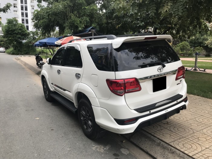 Bán Toyota Fortuner Sportivo 2015 tự động màu trắng