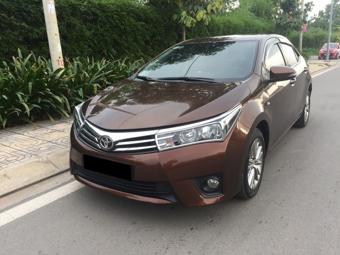 Bán xe Toyota Altis 2015 phiên bản 1.8at màu nâu