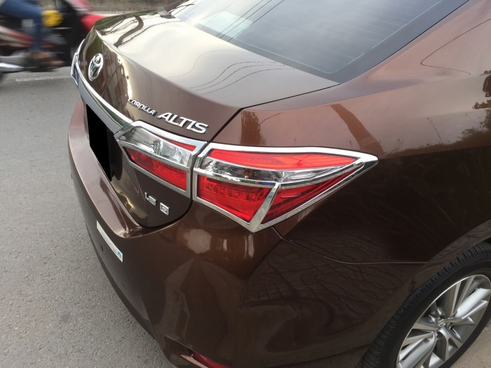 Bán xe Toyota Altis 2015 phiên bản 1.8at màu nâu
