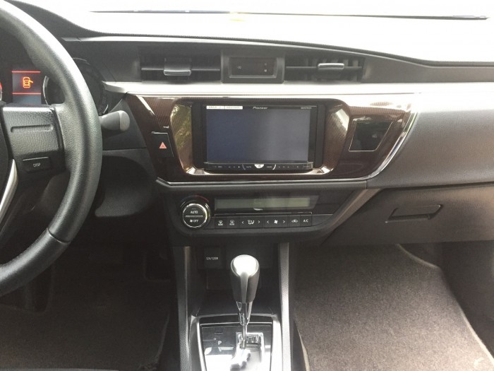 Bán xe Toyota Altis 2015 phiên bản 1.8at màu nâu