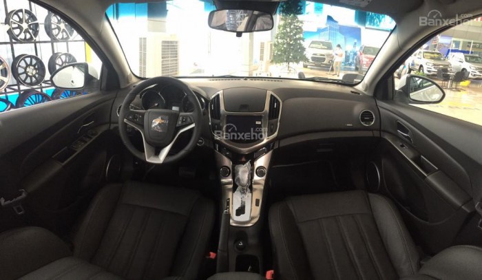 Chevrolet Cruze LTZ 1.8 Trả trước 10% nhận ngay xe.