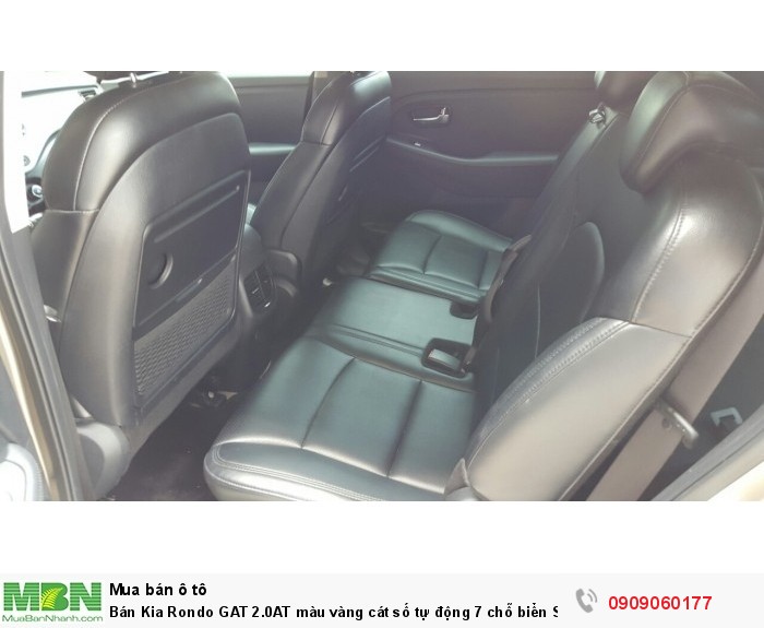 Bán Kia Rondo GAT 2.0AT màu vàng cát số tự động 7 chỗ biển Sài Gòn