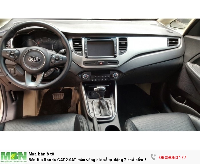 Bán Kia Rondo GAT 2.0AT màu vàng cát số tự động 7 chỗ biển Sài Gòn
