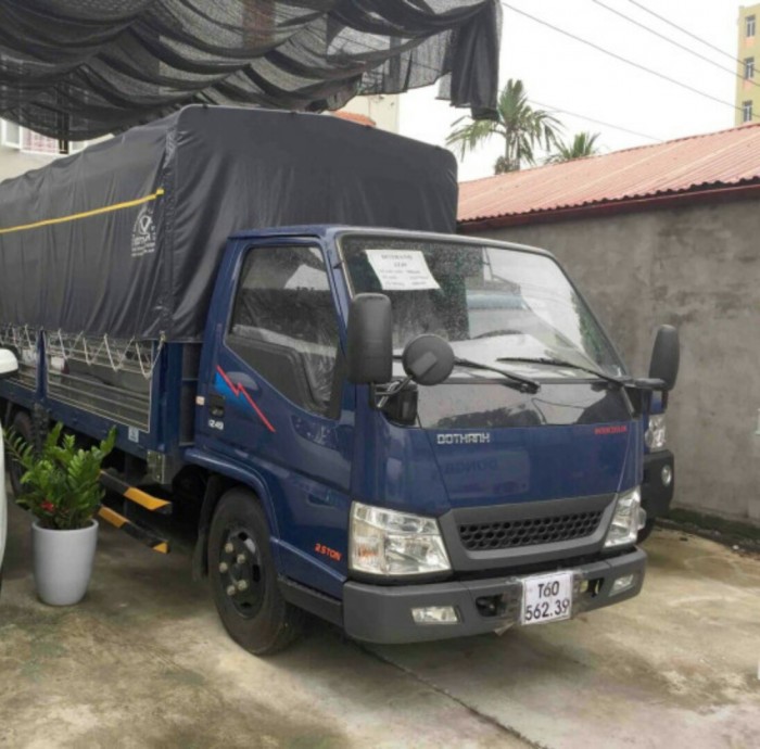 Xe tải hyundai IZ49 thùng bạt dài 4m3