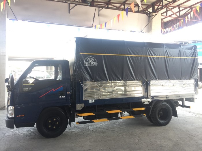 Xe tải hyundai IZ49 thùng bạt dài 4m3