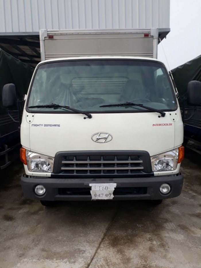 Hyundai HD700 Đồng Vàng nâng tải 6850kg nhập khẩu linh kiện lắp ráp. Rẻ nhất thị trường.