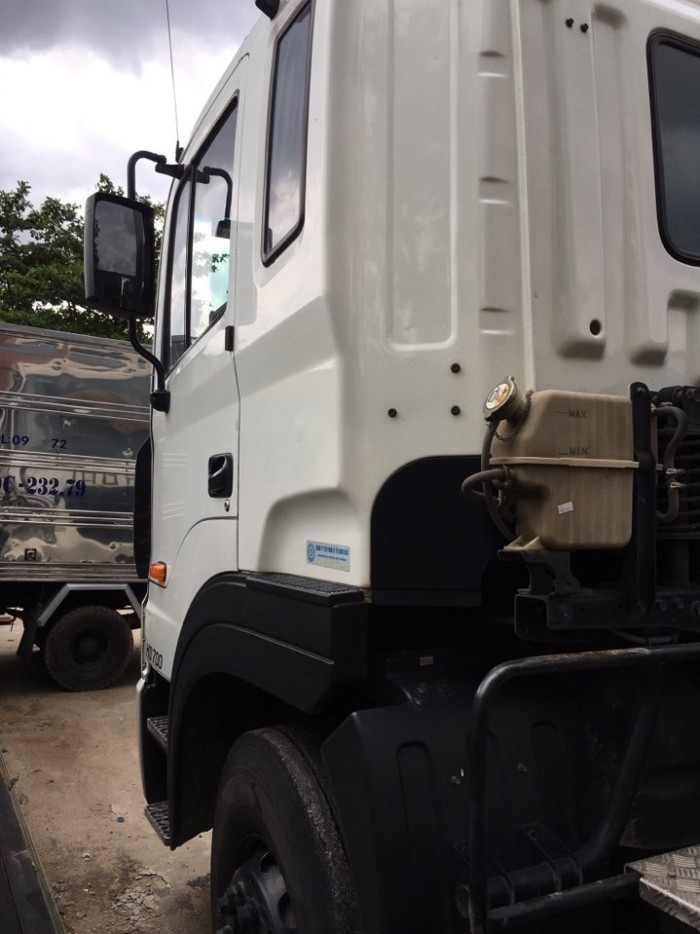 Đầu kéo HD700, 2015 xe xuất hóa đơn cao, còn 3 xe giao ngay