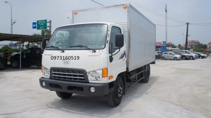 Hyundai HD700 Đồng Vàng thùng kín 6,8 tấn