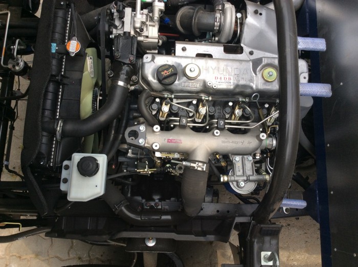 Hyundai HD700 Đồng Vàng thùng kín 6,8 tấn