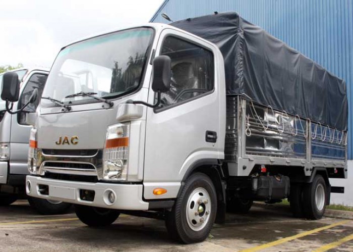 Xe tải JAC 2T4 máy công nghê isuzu 2017