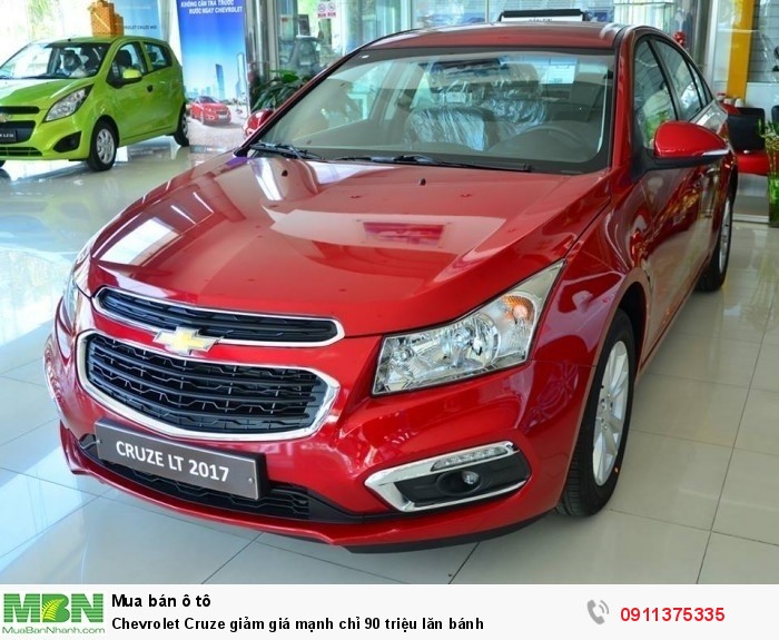 Chevrolet Cruze giảm giá mạnh chỉ 90 triệu lăn bánh