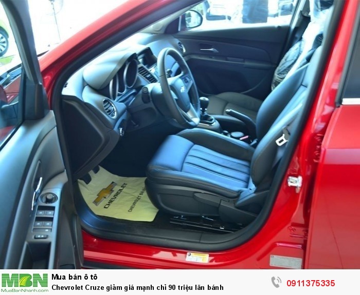 Chevrolet Cruze giảm giá mạnh chỉ 90 triệu lăn bánh