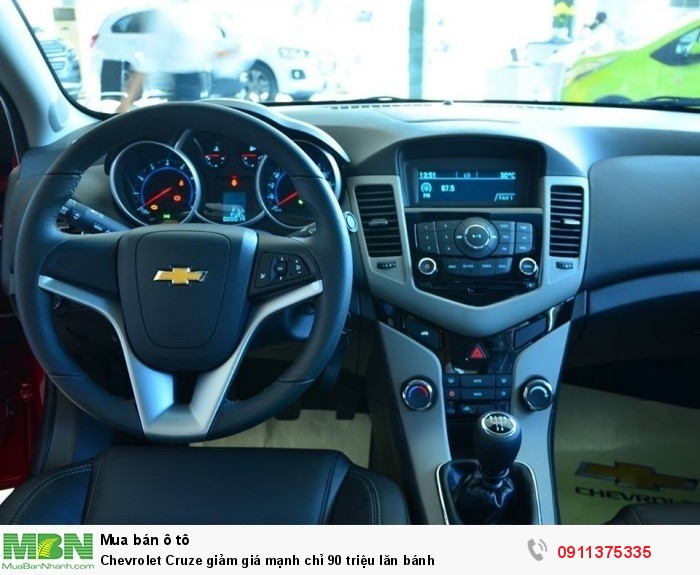 Chevrolet Cruze giảm giá mạnh chỉ 90 triệu lăn bánh