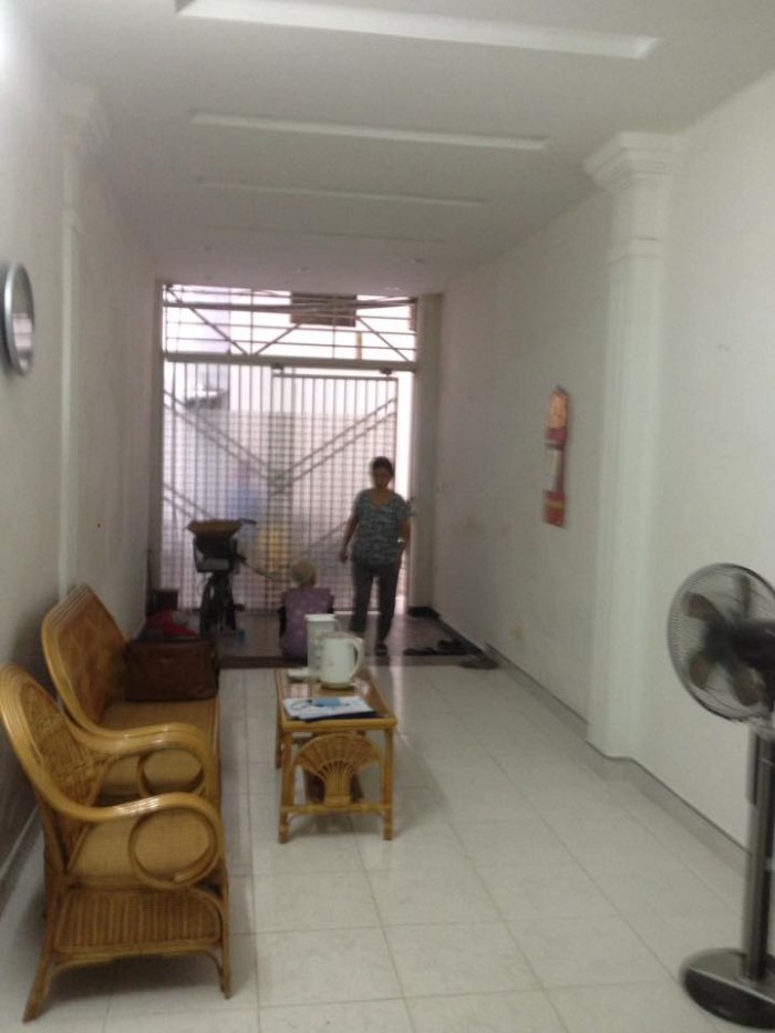 Bán nhà rẻ đẹp gần đường ô tô Thái Thịnh diện tích 39m2, Mt3m