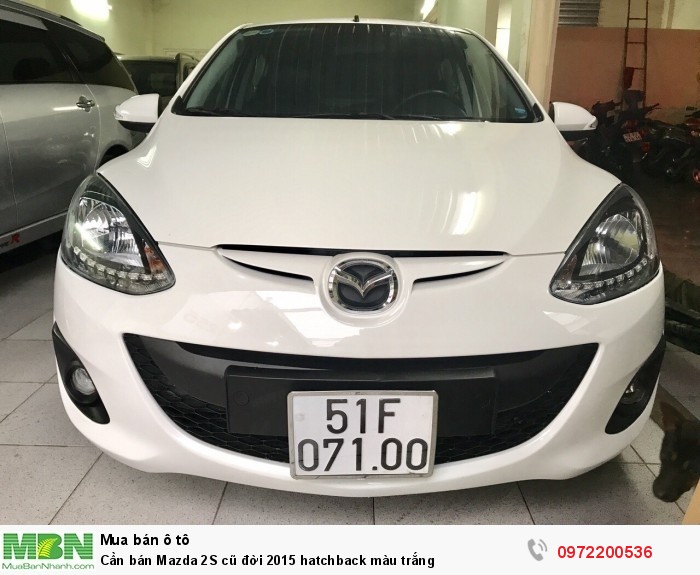 Cần bán Mazda 2S cũ đời 2015 hatchback màu trắng