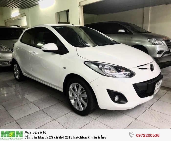 Cần bán Mazda 2S cũ đời 2015 hatchback màu trắng