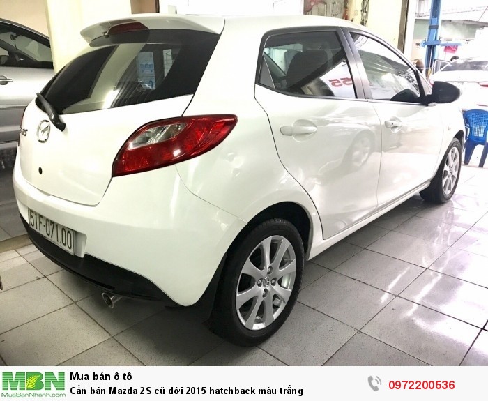 Cần bán Mazda 2S cũ đời 2015 hatchback màu trắng