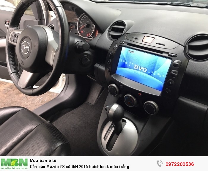 Cần bán Mazda 2S cũ đời 2015 hatchback màu trắng