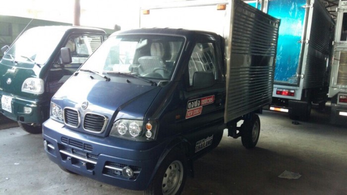 Xe tải thái lan 710kg  thùng kín giá bao nhiêu?