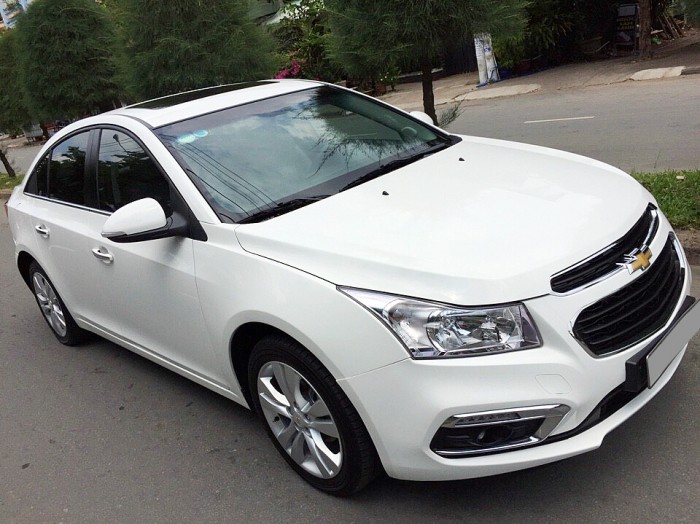 Bán xe Chevrolet Cruze LTZ 10/2016 màu trắng