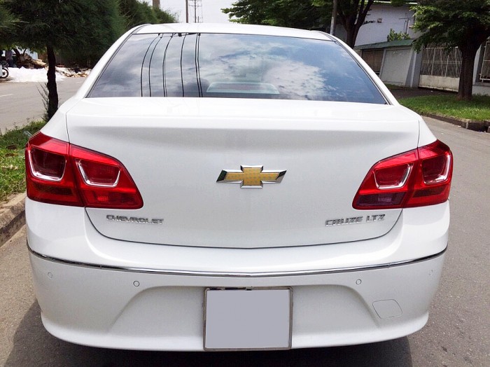 Bán xe Chevrolet Cruze LTZ 10/2016 màu trắng