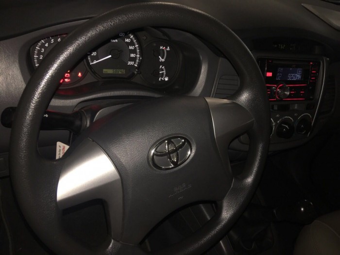 Bán Toyata Innnova sx 11. 2013 màu bạc