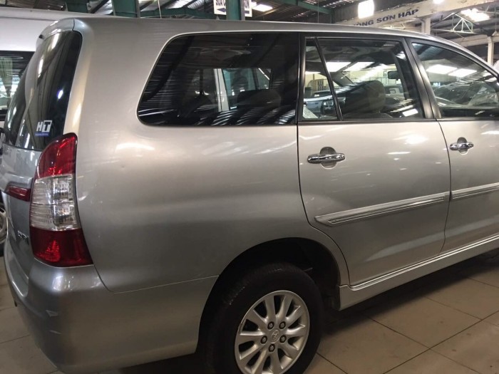 Bán Toyata Innnova sx 11. 2013 màu bạc