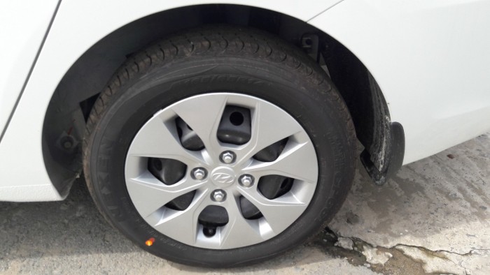 Hyundai Grand I10 1.2MT Sedan 2017 giảm giá kịch sàn - Tặng BHVC