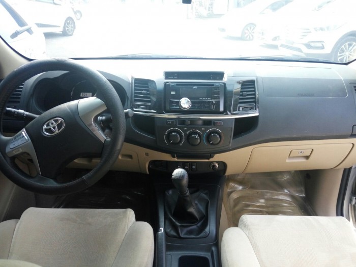 TBán xe Fortuner 2.5MT, số sàn, máy dầu, 2015, biển SG, hỗ trợ góp 75%