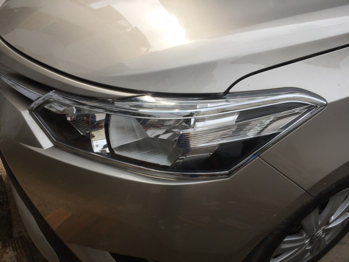 Bán xe Toyota Vios E mt 2017 màu vàng kim