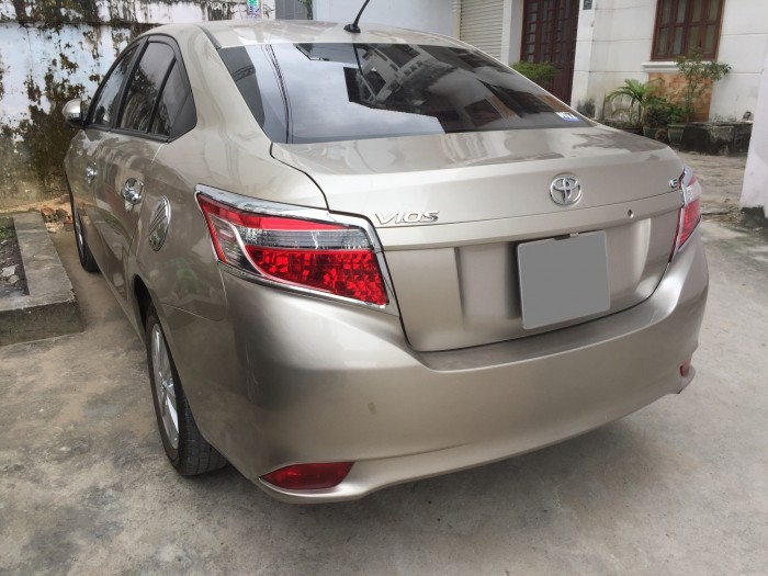 Bán xe Toyota Vios E mt 2017 màu vàng kim