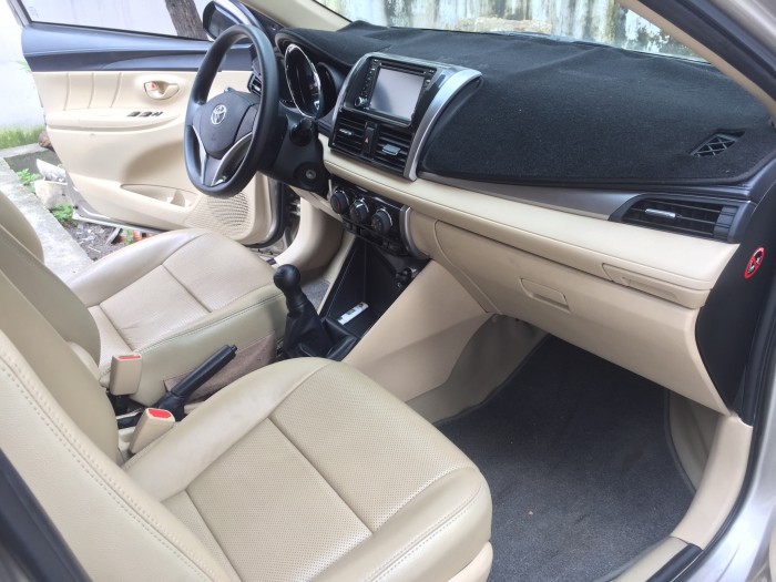 Bán xe Toyota Vios E mt 2017 màu vàng kim