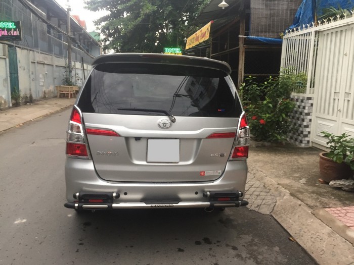 Bán xe Toyota Innova 2016 đk 2017 phiên bản 2.0E mt màu bạc
