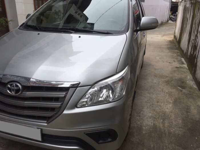 Bán xe Innova 5/2016 phiên bản 2.0E mt màu bạc