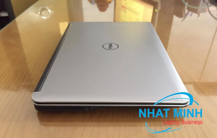 #Dell_E7440
--------------
Thông số kỹ thuật DELL LATITUDE E7440
CPU - Chipset Intel Core i5 – 4300U (4x1.8GHz up to 1.90Ghz Cache 3MB)
RAM 4 GB PC3L bus 1600Mhz ( Up Ram 8GB +500K )
Ổ Cứng SSD 128GB (SATA3 6Gb/s)
Card Đồ Họa Intel HD Graphics 4400
Màn Hình 14.0 inche IPS Anti-glare LED backlit High Definition
Độ phân giải 1366*768
Hệ Điều Hành FREE DOS
Wifi Có
Lan Ethernet (10/100/1000Mbps)
Pin 6 Cells
Ổ Đĩa Quang Không
Các Cổng Kết Nối Webcam , Bluetooth , Đèn bàn phím , USB 3.0 , HDMI , Support WWAN 3G , eSATA.
Tình trạng Mới 98%, hàng nhập Mỹ - Nhật
Trọng lượng 1.63Kg – Màu trắng bạc – nhôm chống trầy xước.
Tặng Cặp chuột Laptop
BH: 03 tháng, Lỗi 1 đổi 1
-----------------------------
CAM KẾT HÌNH THỨC SẢN PHẨM
- Hình thức máy bán ra 95-98%
- Không bán máy xước nhiều, móp méo đã qua sửa chữa
- Máy Nguyên Bản 100%
Hotline: 0941.922.639 - 0888.019.777