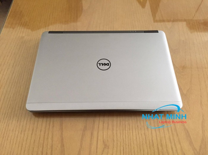 #Dell_E7440
--------------
Thông số kỹ thuật DELL LATITUDE E7440
CPU - Chipset Intel Core i5 – 4300U (4x1.8GHz up to 1.90Ghz Cache 3MB)
RAM 4 GB PC3L bus 1600Mhz ( Up Ram 8GB +500K )
Ổ Cứng SSD 128GB (SATA3 6Gb/s)
Card Đồ Họa Intel HD Graphics 4400
Màn Hình 14.0 inche IPS Anti-glare LED backlit High Definition
Độ phân giải 1366*768
Hệ Điều Hành FREE DOS
Wifi Có
Lan Ethernet (10/100/1000Mbps)
Pin 6 Cells
Ổ Đĩa Quang Không
Các Cổng Kết Nối Webcam , Bluetooth , Đèn bàn phím , USB 3.0 , HDMI , Support WWAN 3G , eSATA.
Tình trạng Mới 98%, hàng nhập Mỹ - Nhật
Trọng lượng 1.63Kg – Màu trắng bạc – nhôm chống trầy xước.
Tặng Cặp chuột Laptop
BH: 03 tháng, Lỗi 1 đổi 1
-----------------------------
CAM KẾT HÌNH THỨC SẢN PHẨM
- Hình thức máy bán ra 95-98%
- Không bán máy xước nhiều, móp méo đã qua sửa chữa
- Máy Nguyên Bản 100%
Hotline: 0941.922.639 - 0888.019.777